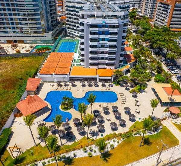 Piscinas e áreas externas do Hotel Maceió Atlantic Suítes